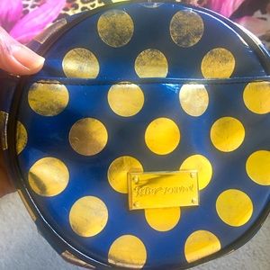 🚨 5/$20 Adorable blue and gold polka dot Betsy Johnson round cross body bag
